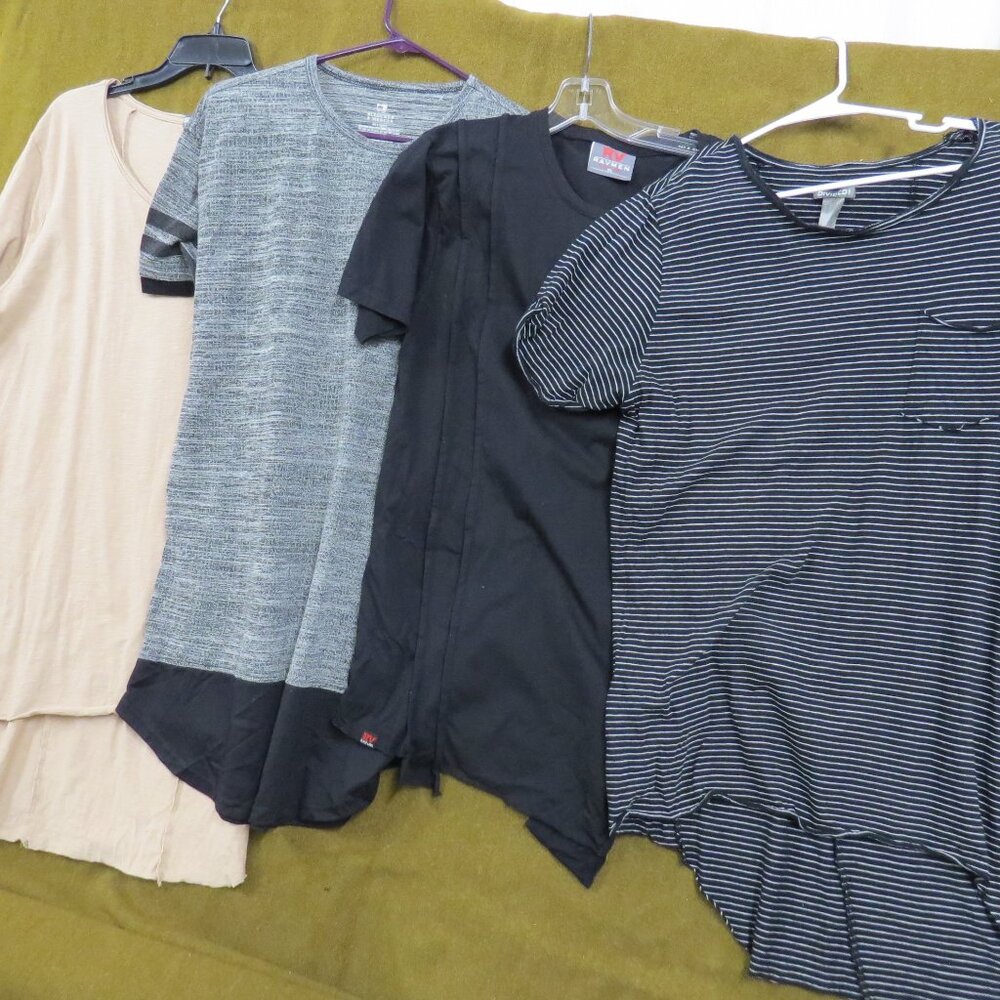Lot of 4 Men's XL Big & Tall Assorted Casual Short Sleeve T-Shirts